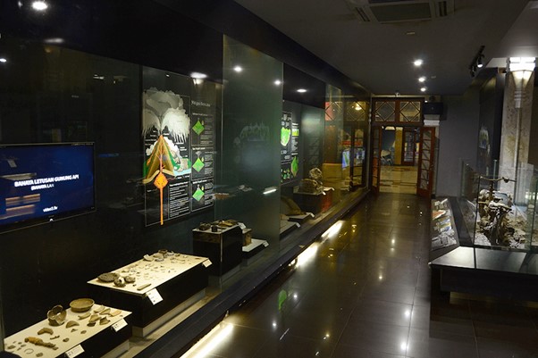 Museum Geologi - Tempat Wisata Low Budget di Bandung
